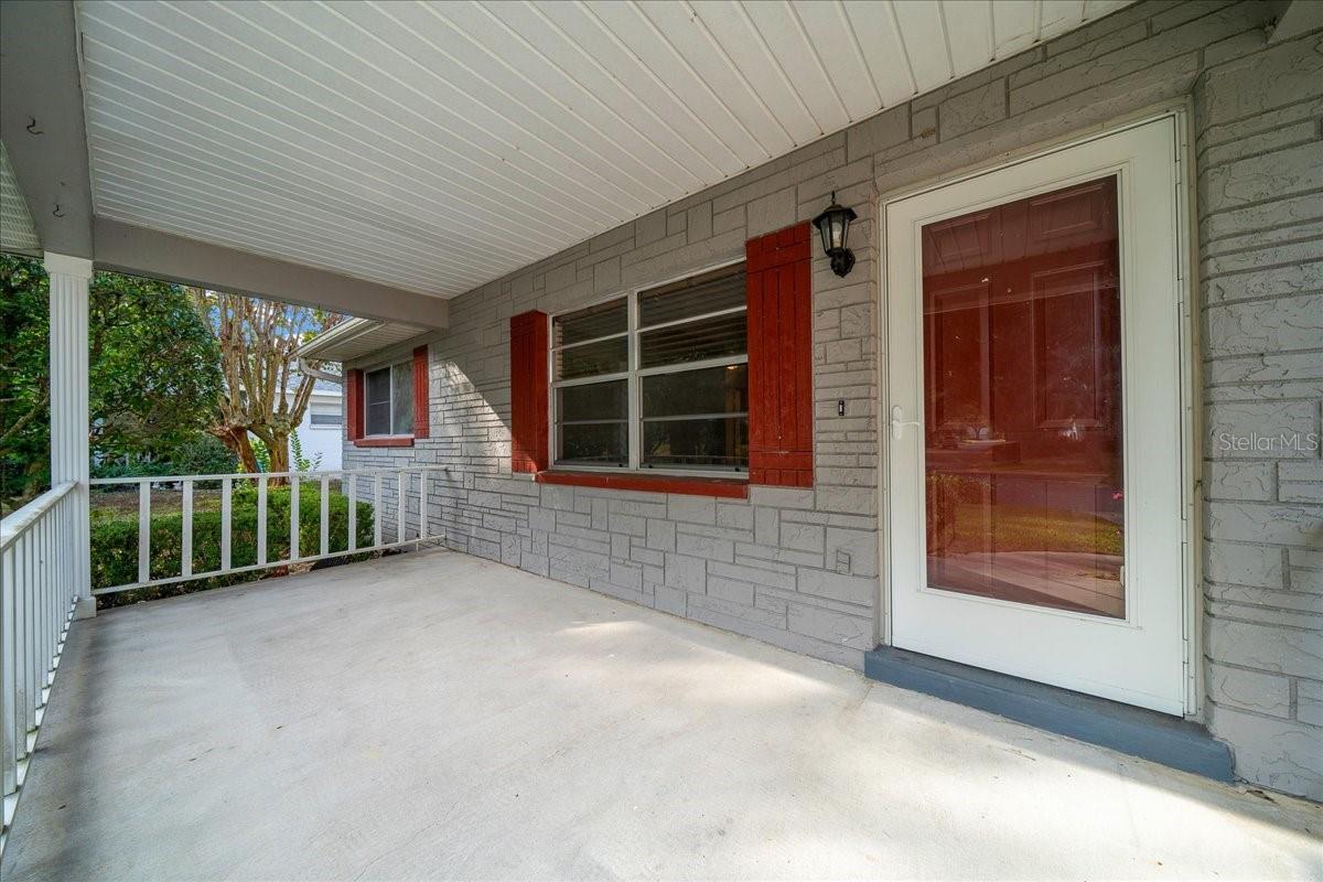 CIRCLE SQUARE WOODS - Residential