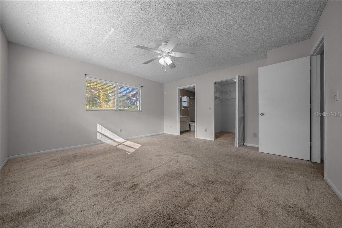 CIRCLE SQUARE WOODS - Residential