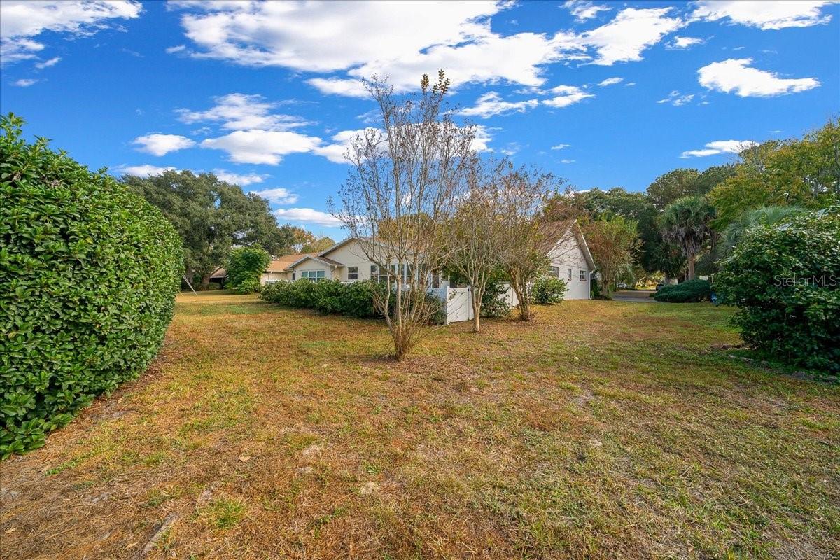 CIRCLE SQUARE WOODS - Residential