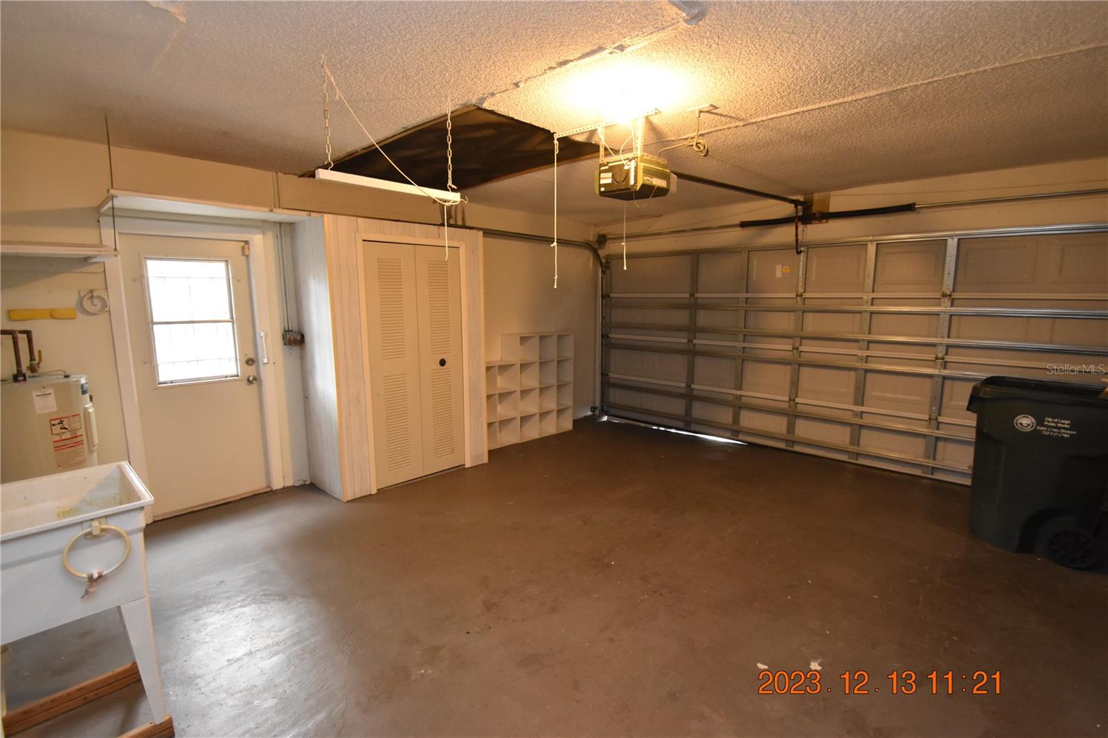 GOLDEN ACRES ESTATES - Residential Lease