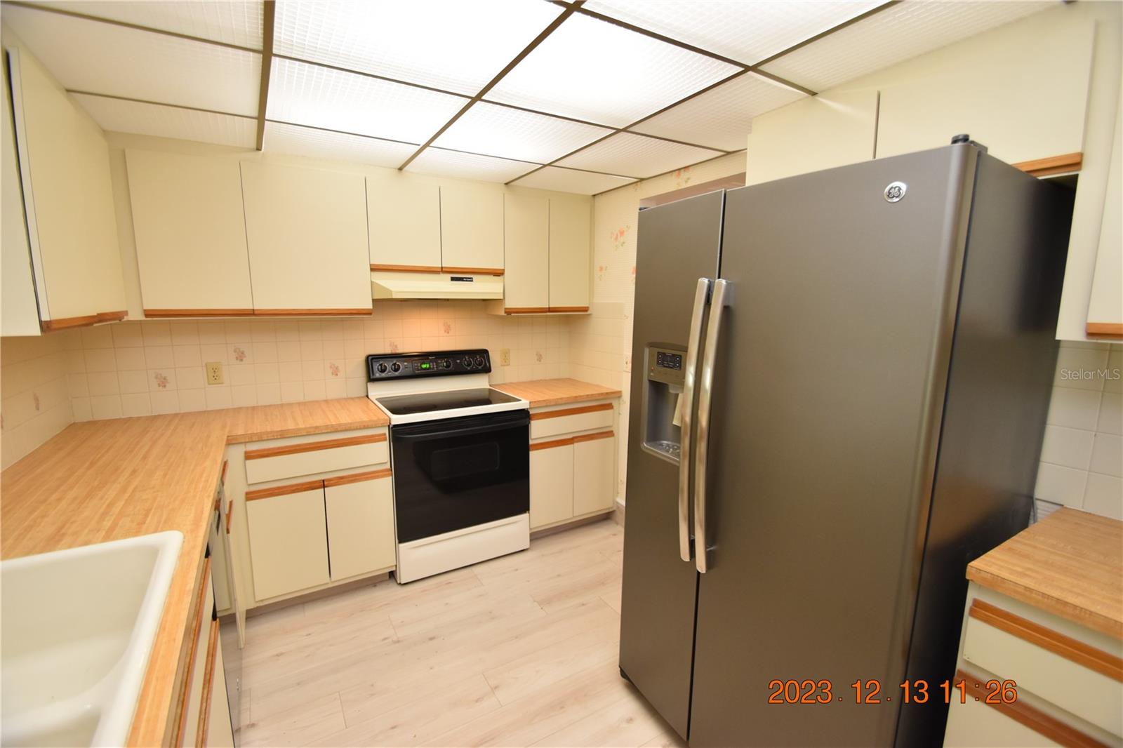 GOLDEN ACRES ESTATES - Residential Lease