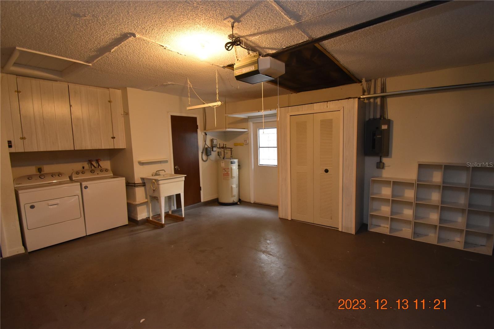 GOLDEN ACRES ESTATES - Residential Lease