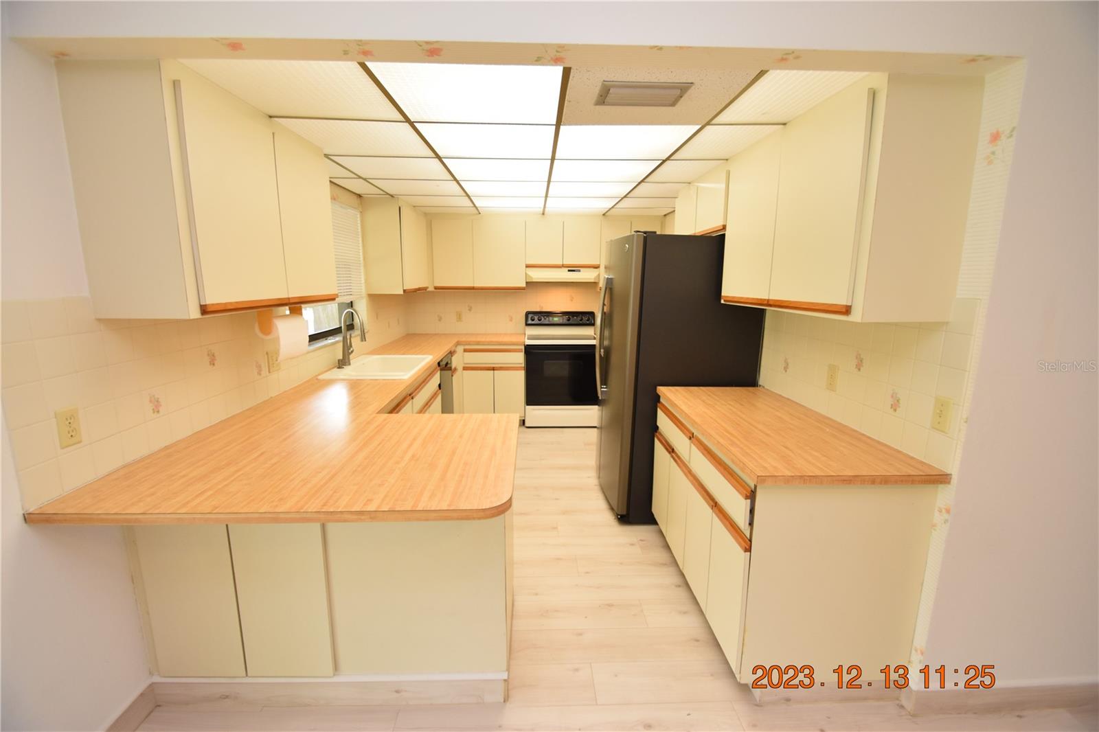 GOLDEN ACRES ESTATES - Residential Lease