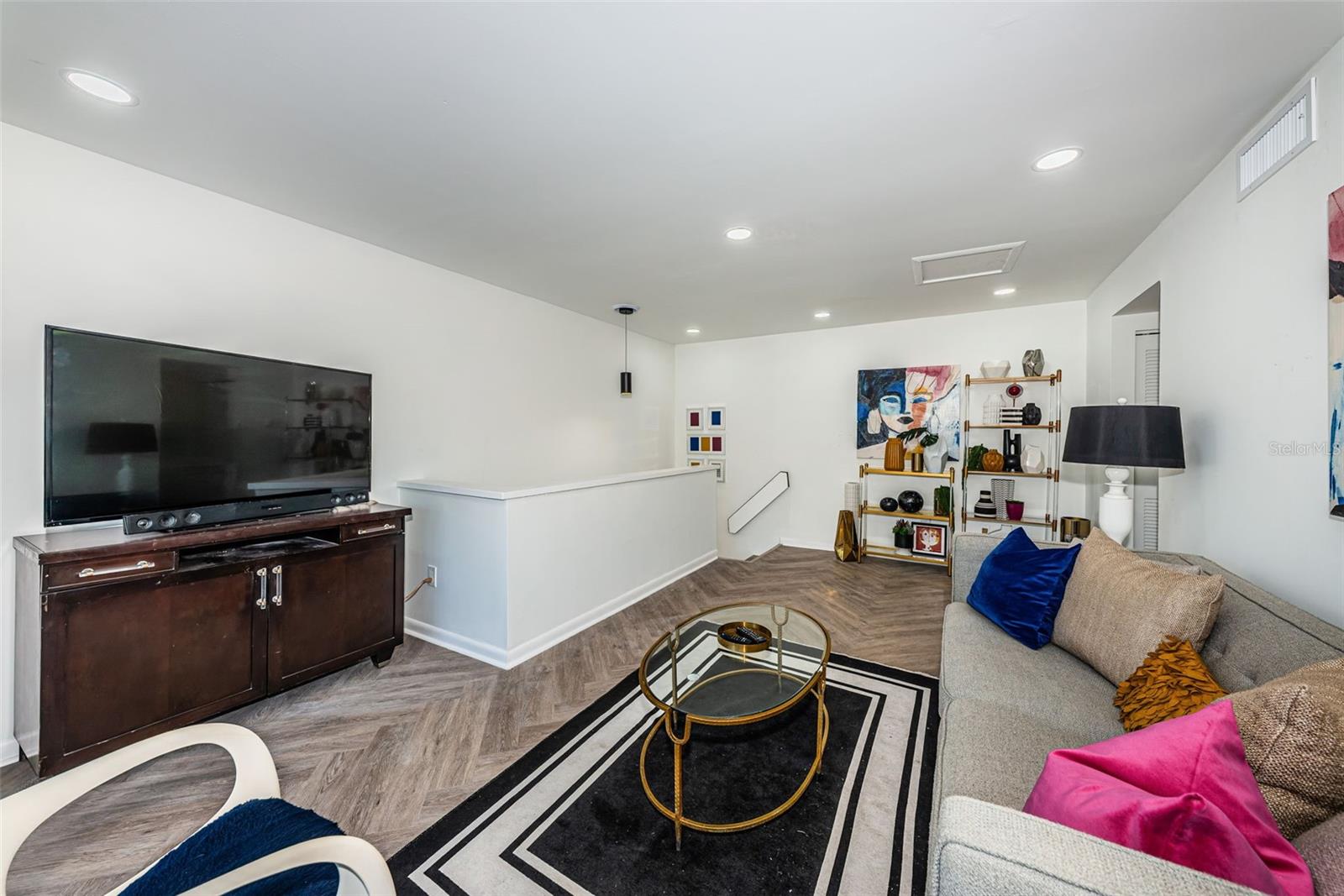 VILLAGE LAKE CONDO - Residential