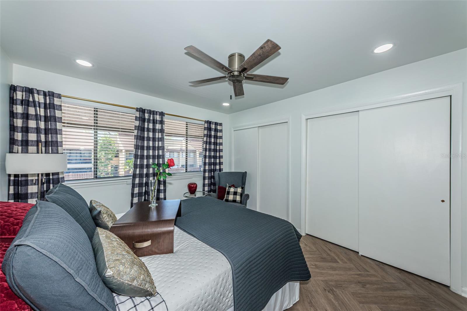 VILLAGE LAKE CONDO - Residential