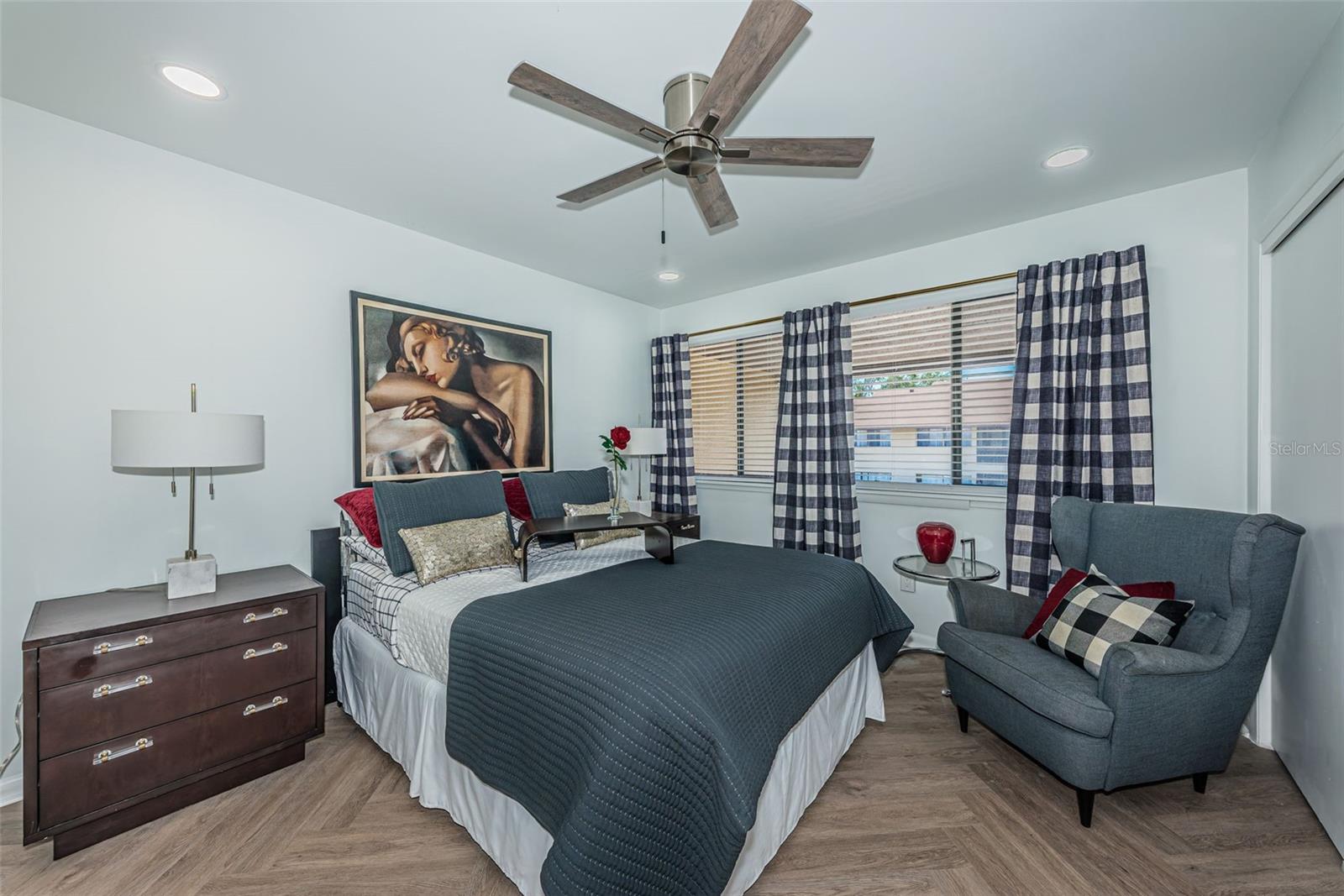 VILLAGE LAKE CONDO - Residential