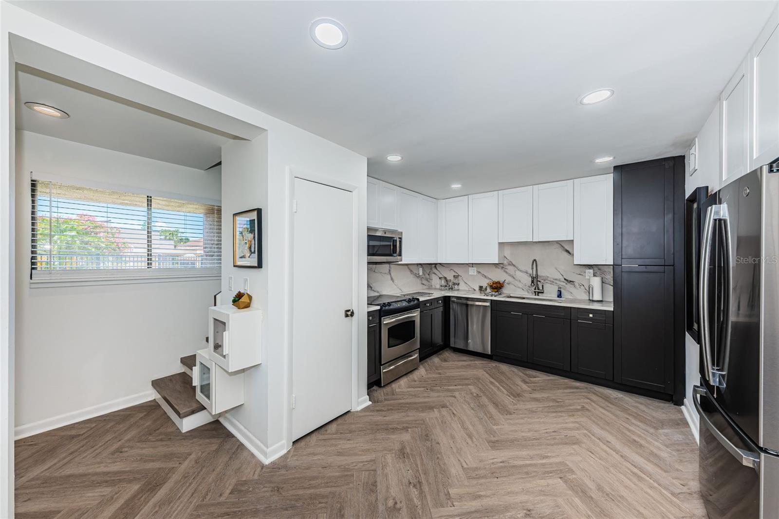 VILLAGE LAKE CONDO - Residential