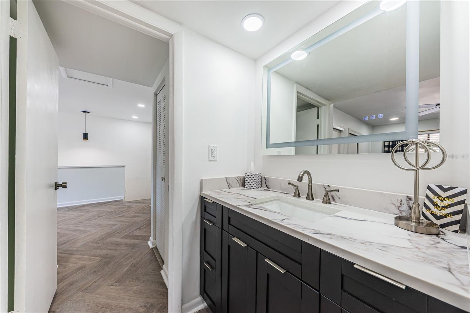 VILLAGE LAKE CONDO - Residential