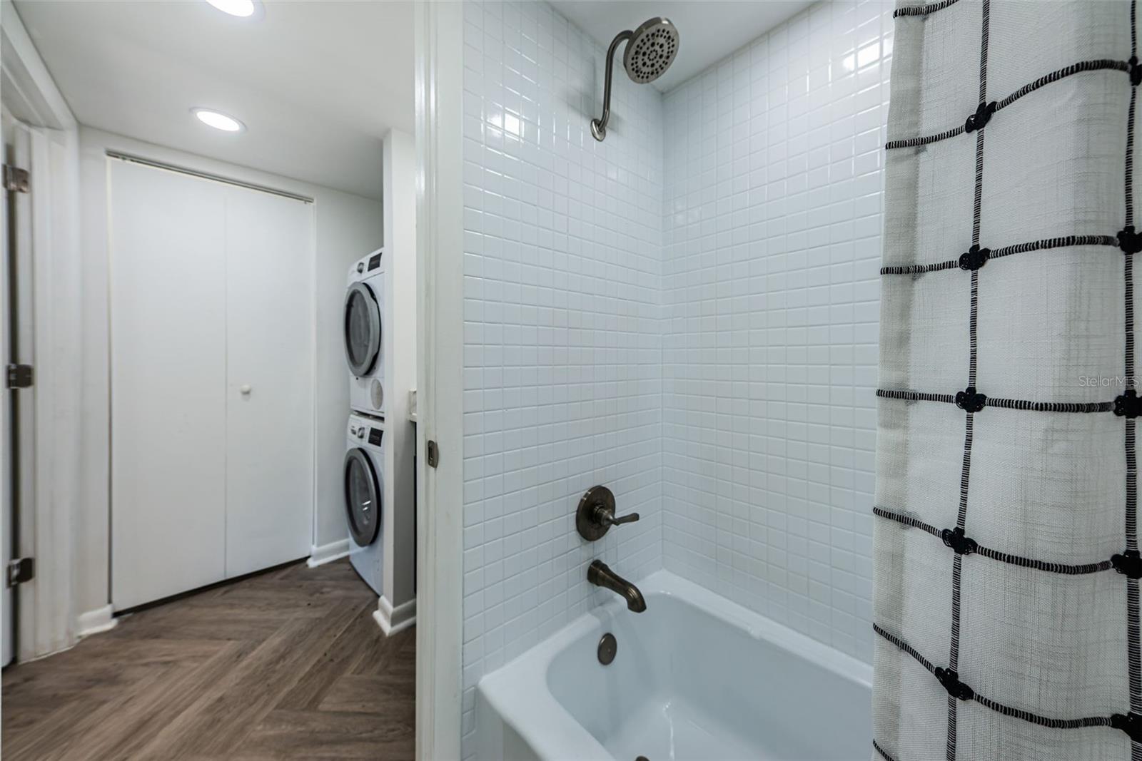 VILLAGE LAKE CONDO - Residential