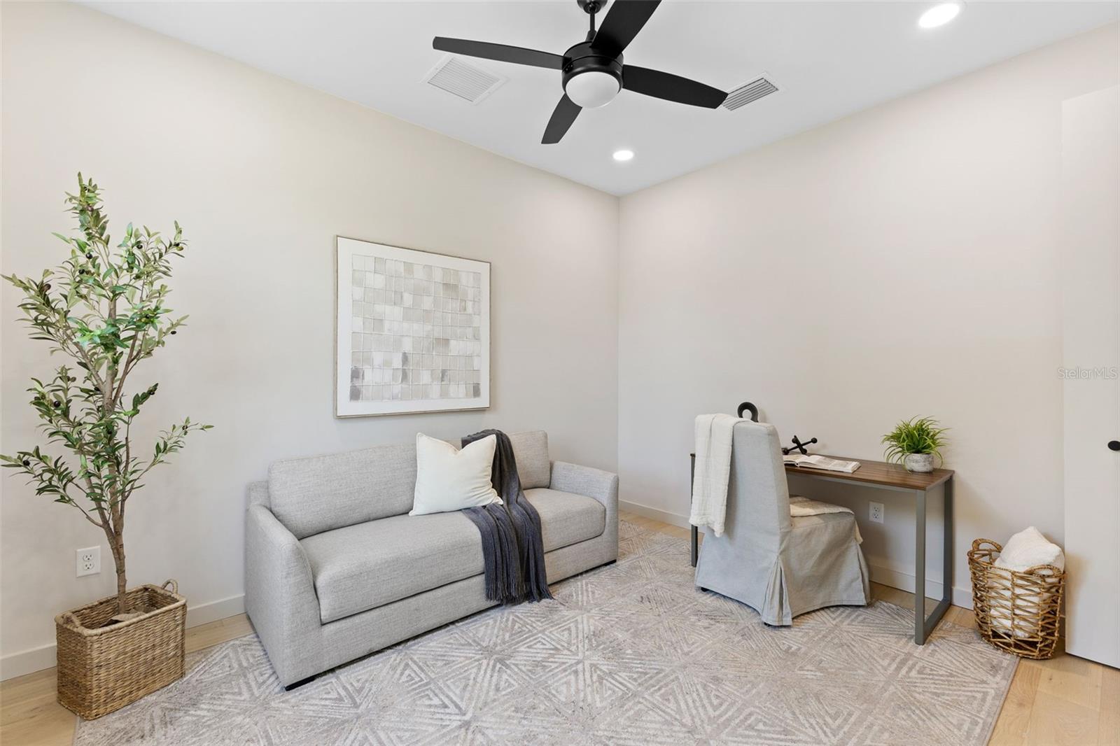 GREENWOOD TWNHMS - Residential