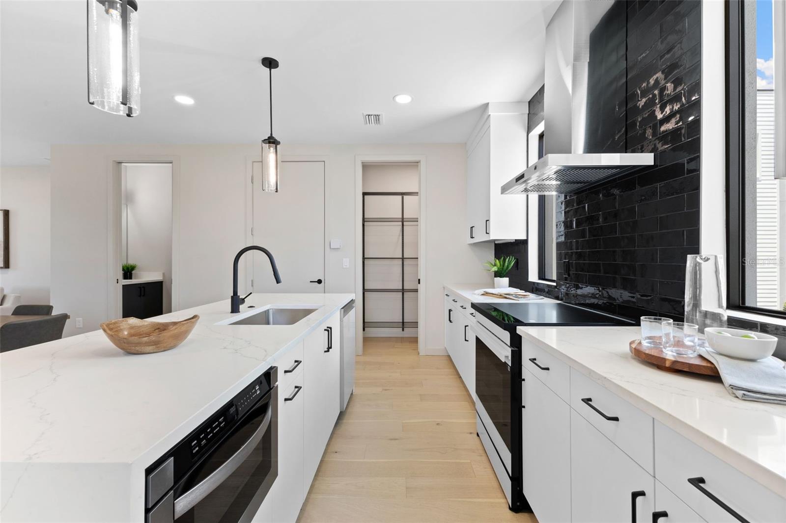 GREENWOOD TWNHMS - Residential