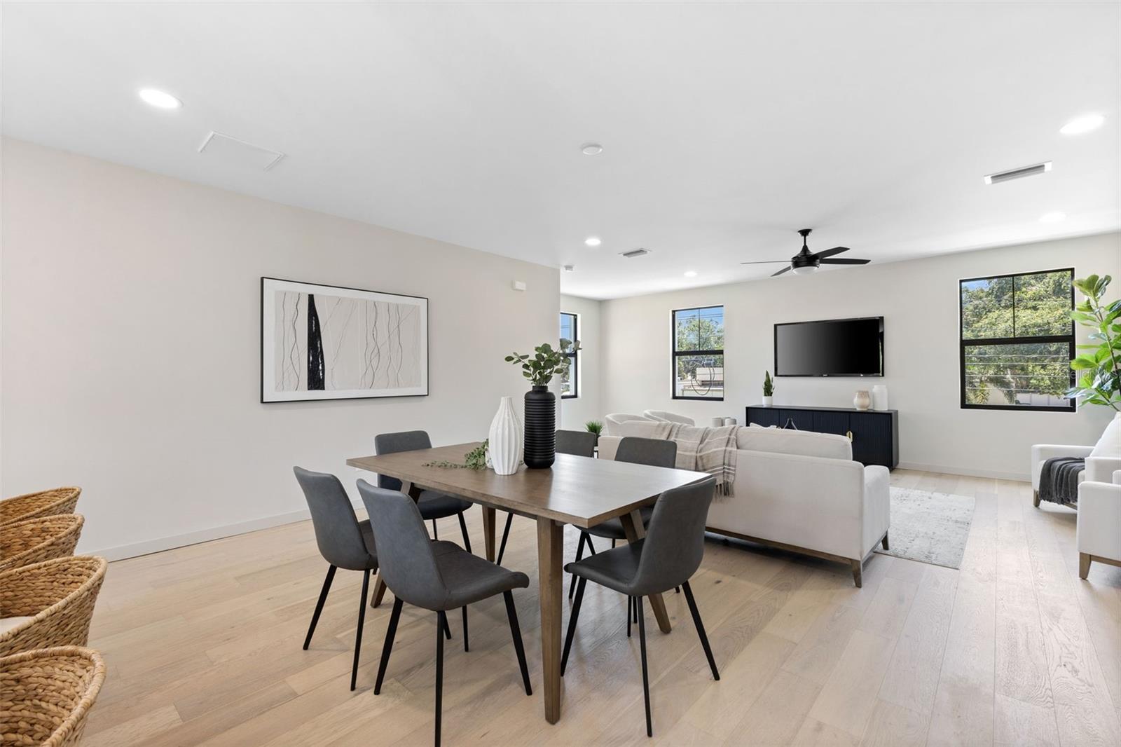 GREENWOOD TWNHMS - Residential