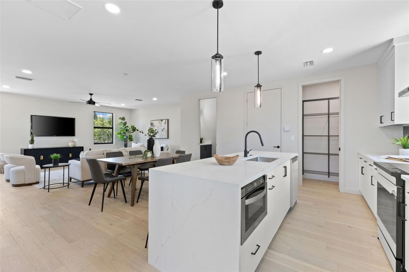 GREENWOOD TWNHMS - Residential