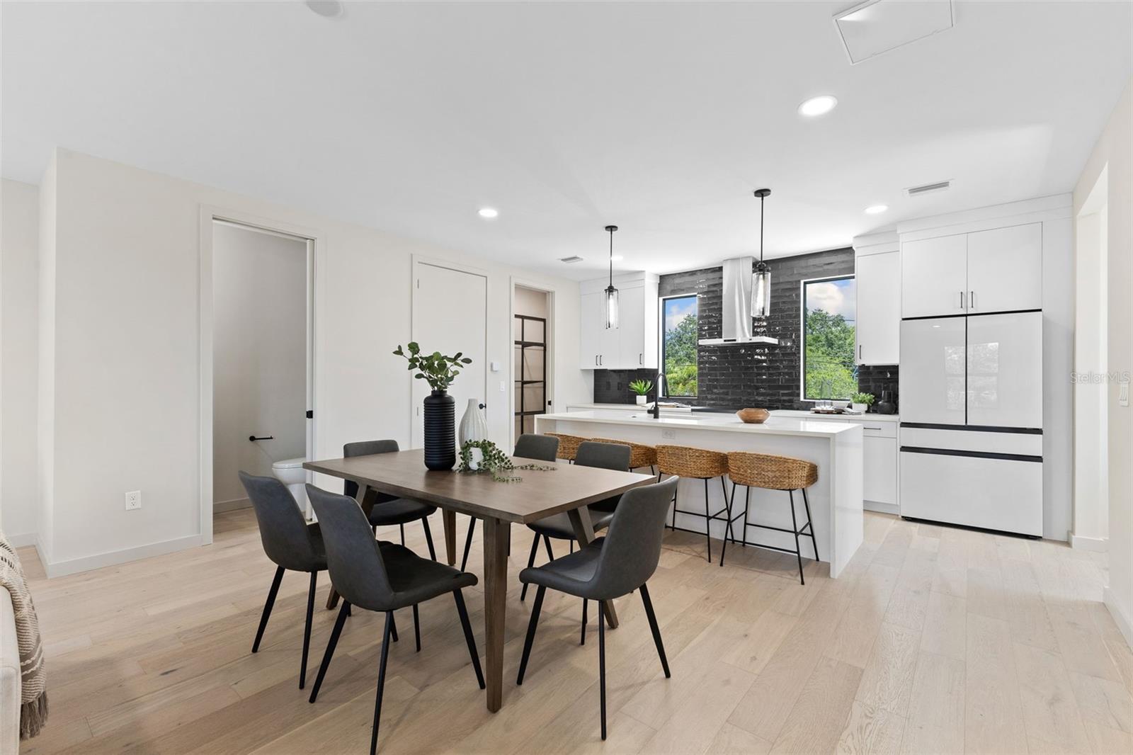 GREENWOOD TWNHMS - Residential