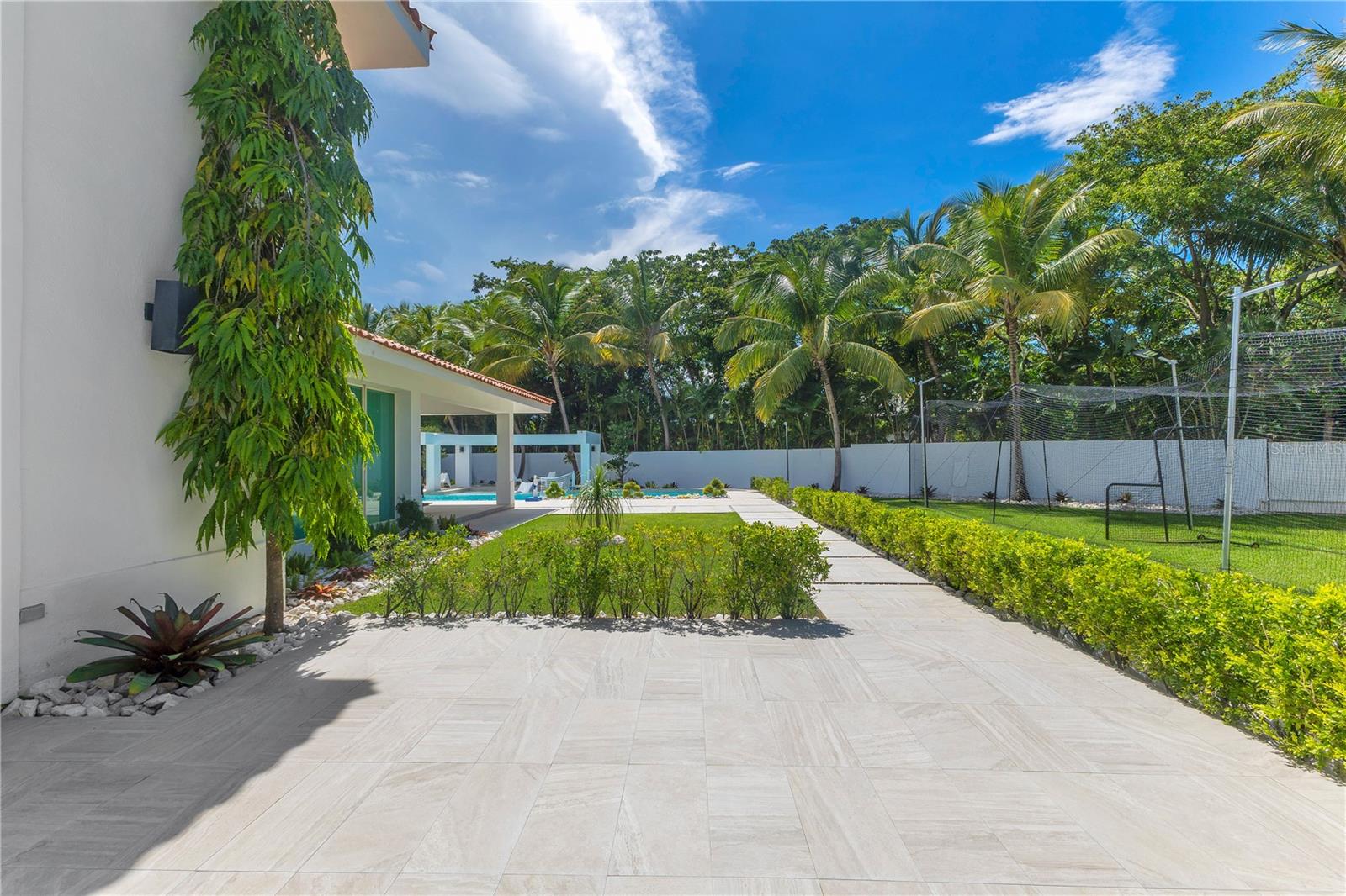 DORADO BEACH EAST - Residential