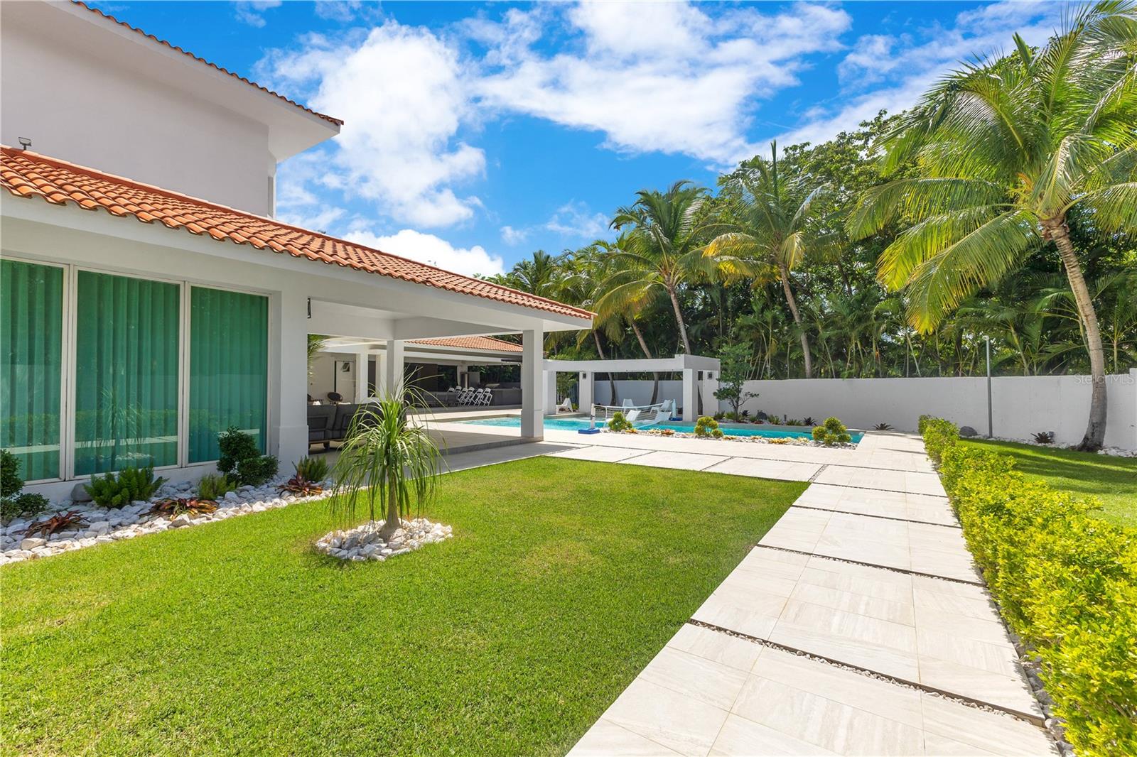 DORADO BEACH EAST - Residential