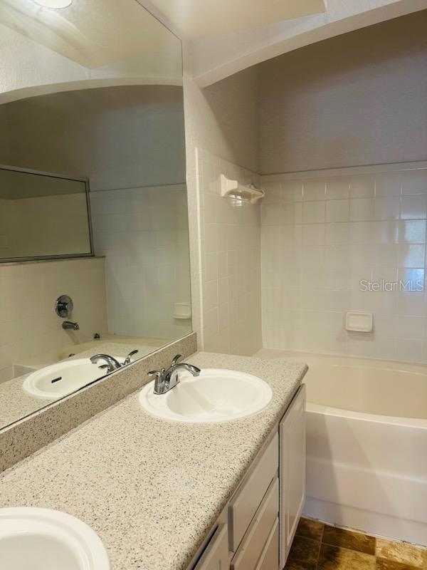 NOTTING HILL A CONDO - Residential