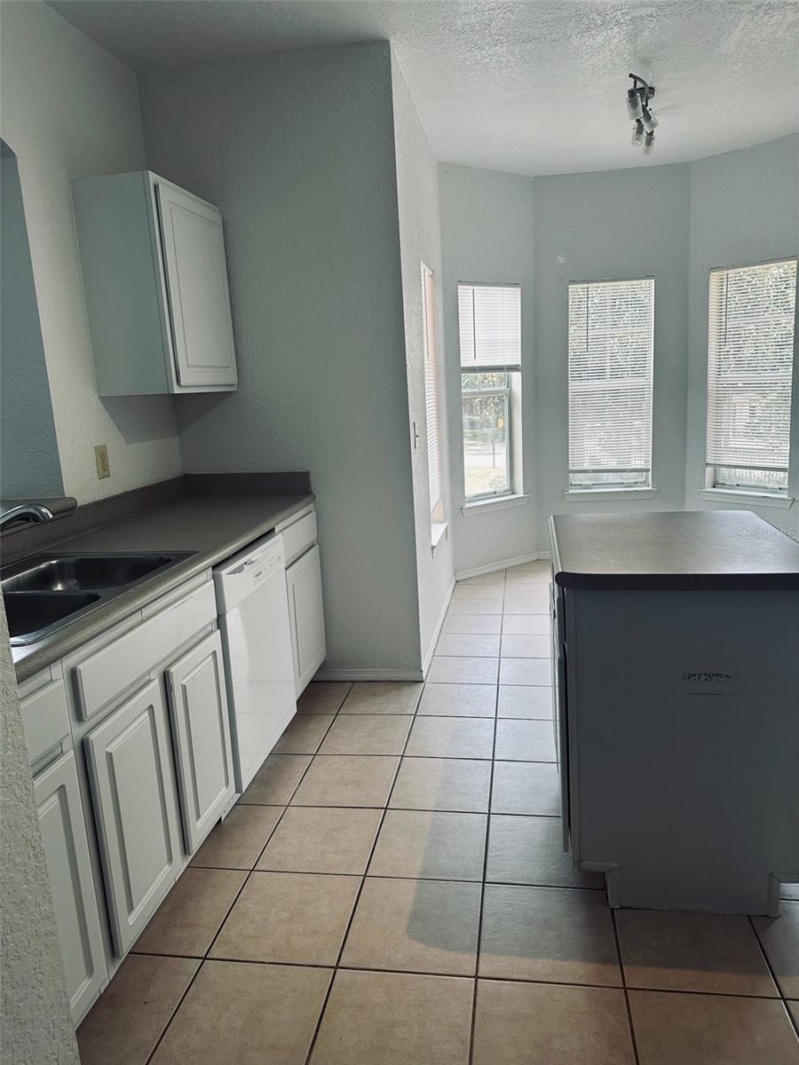 NOTTING HILL A CONDO - Residential