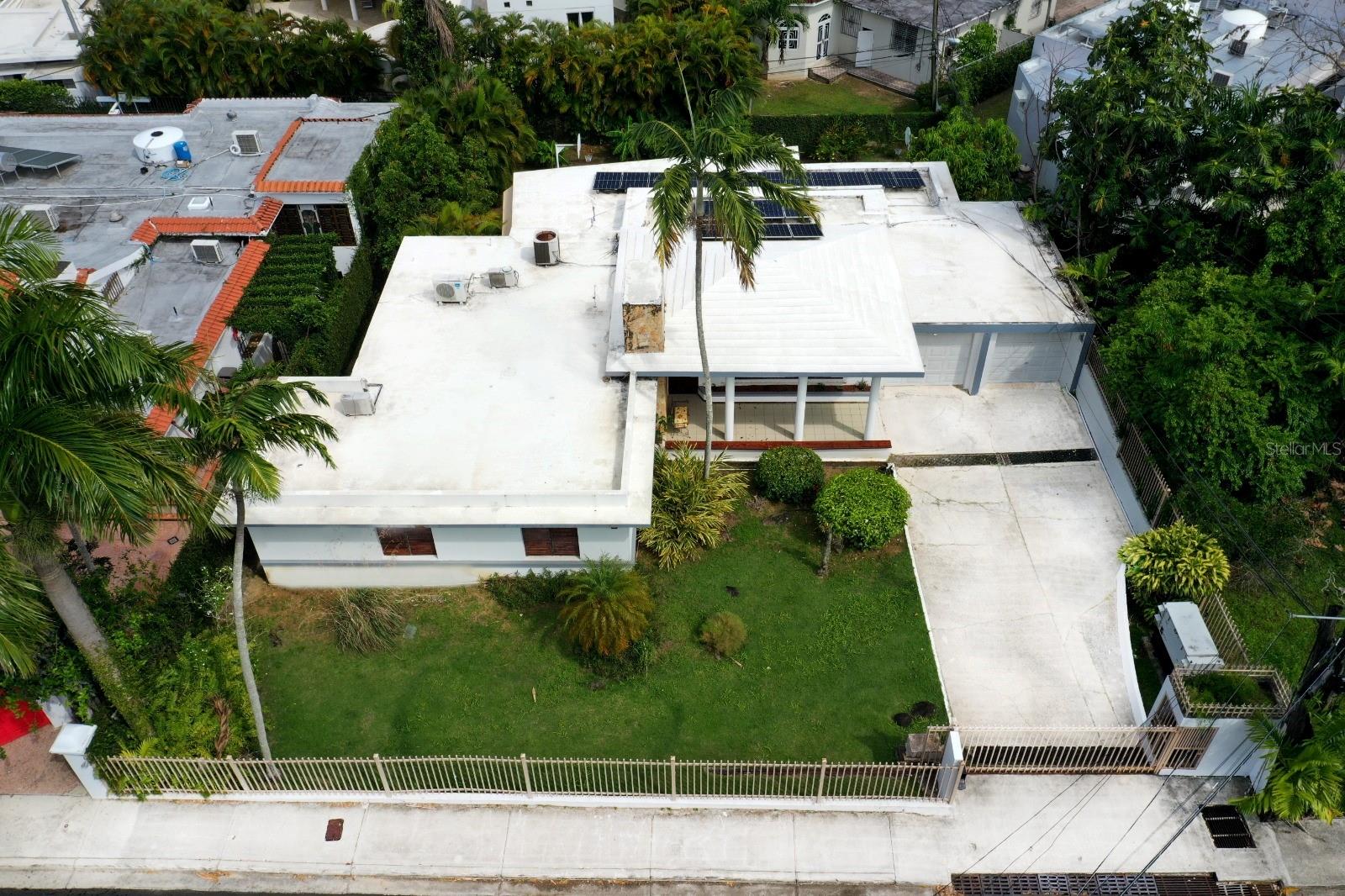 VILLA CAPARRA - Residential