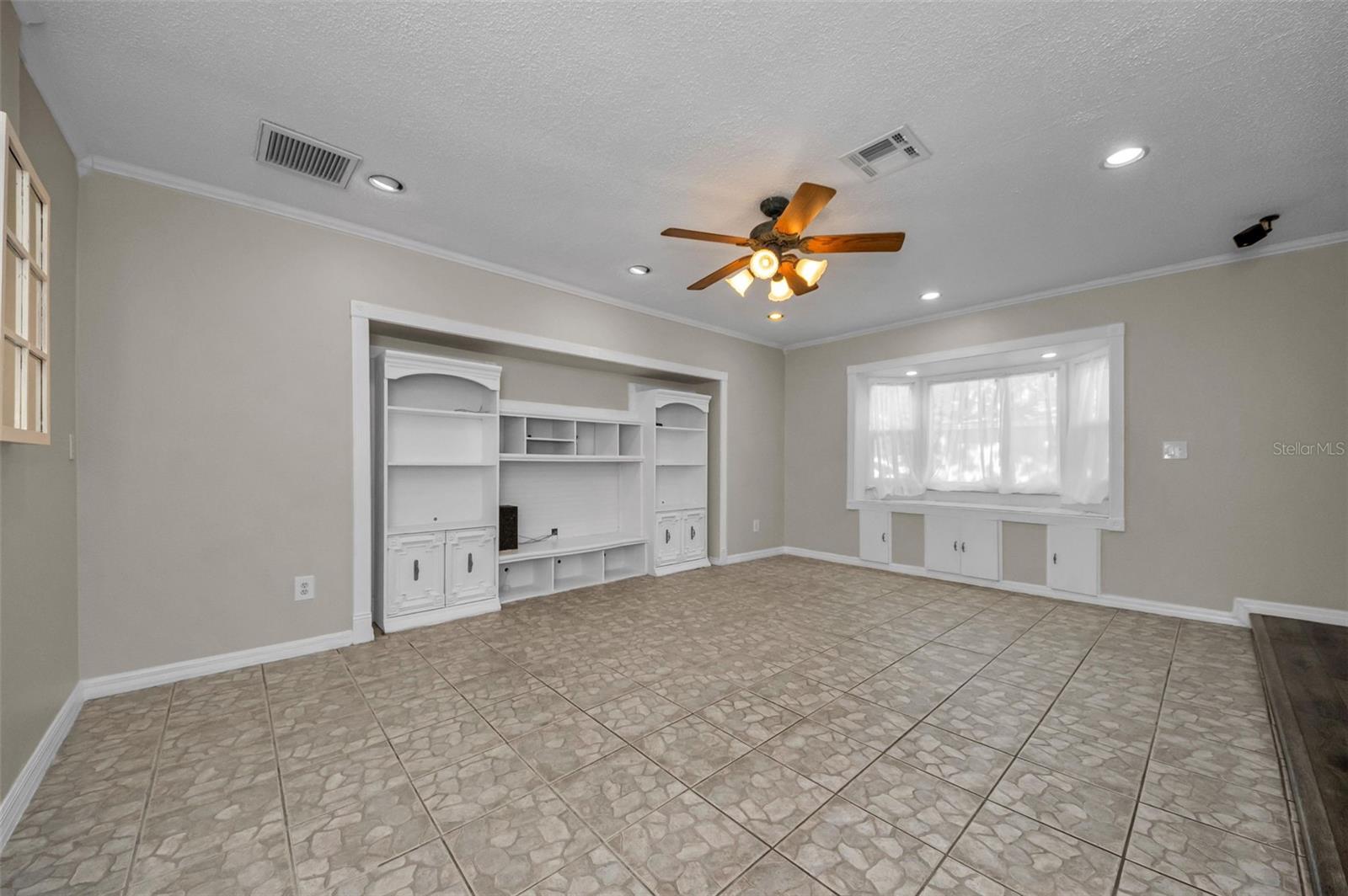 AUTUMN RUN - Residential