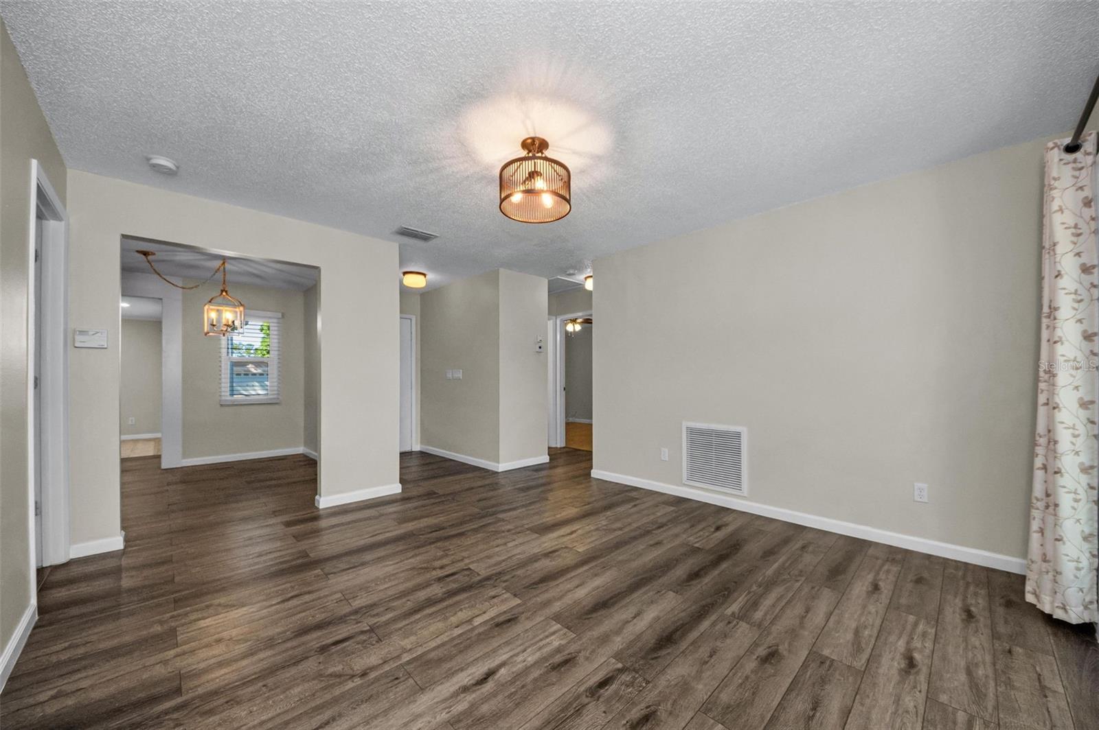 AUTUMN RUN - Residential