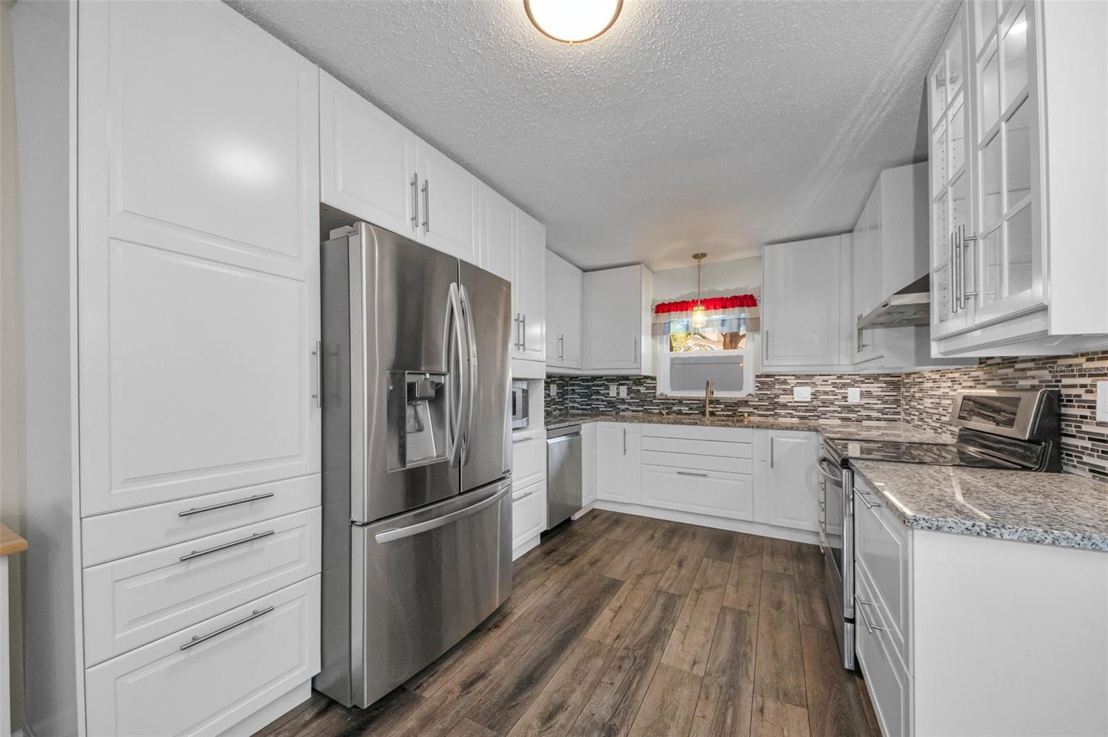 AUTUMN RUN - Residential