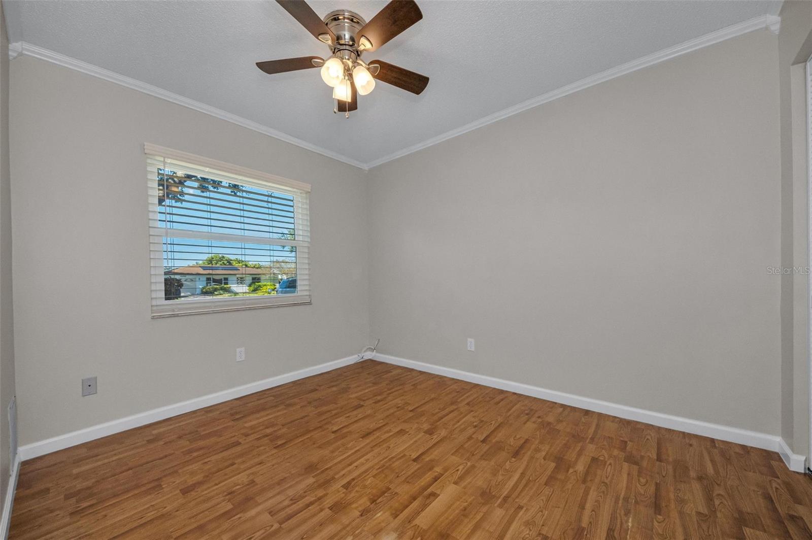 AUTUMN RUN - Residential