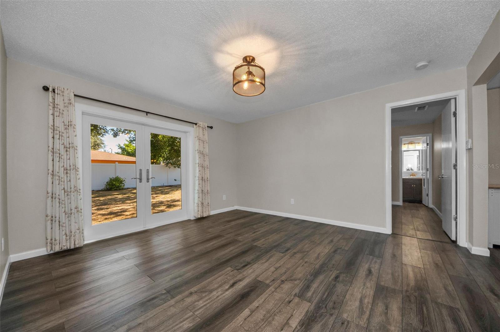 AUTUMN RUN - Residential