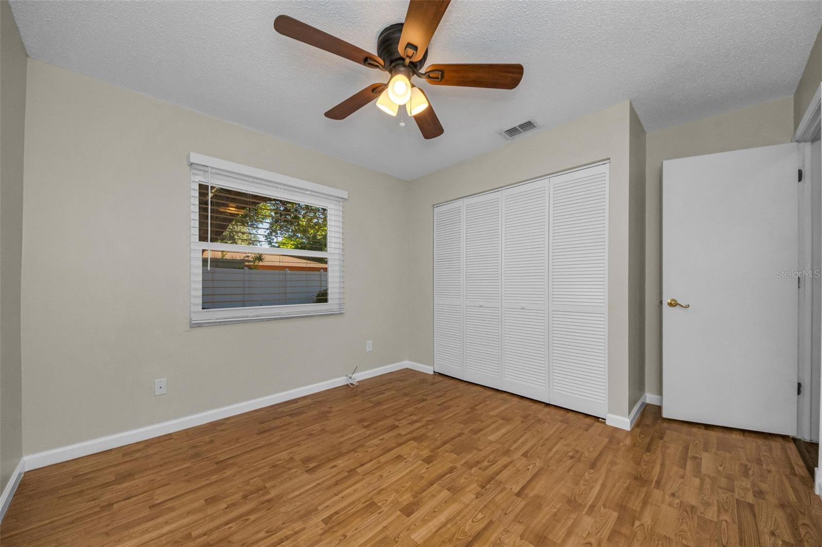 AUTUMN RUN - Residential