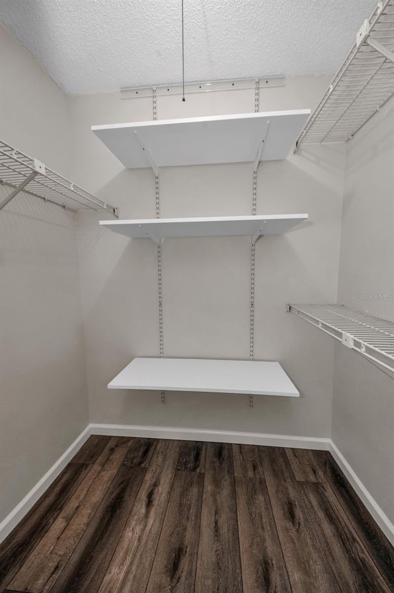 AUTUMN RUN - Residential