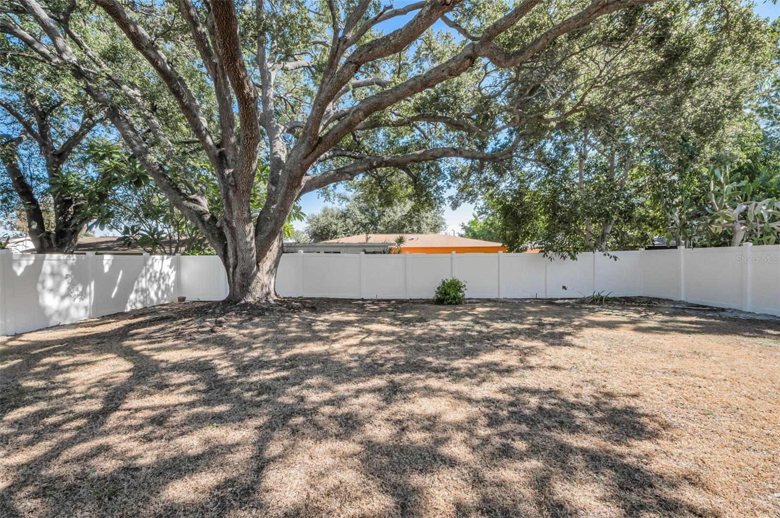 AUTUMN RUN - Residential