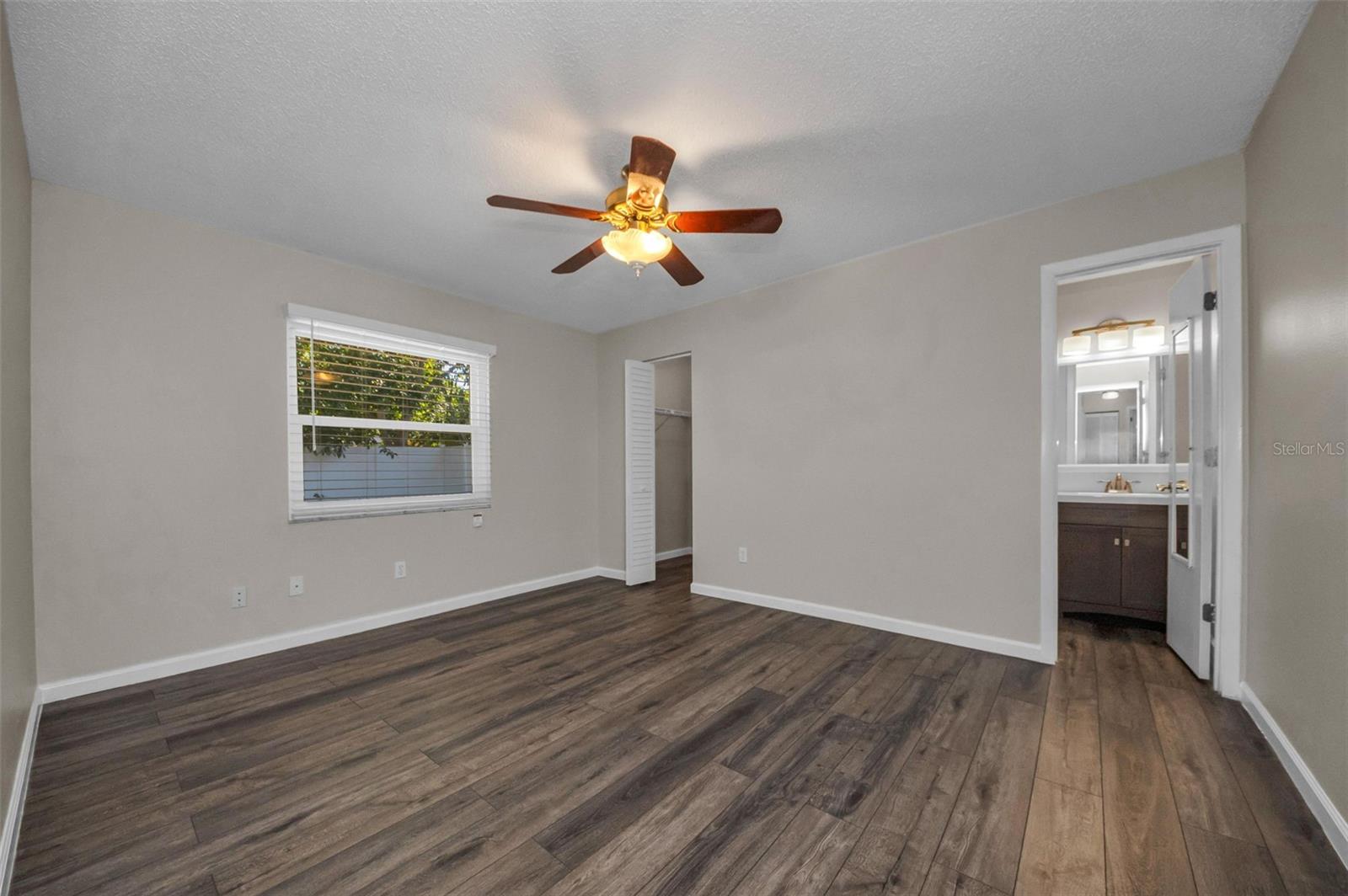 AUTUMN RUN - Residential