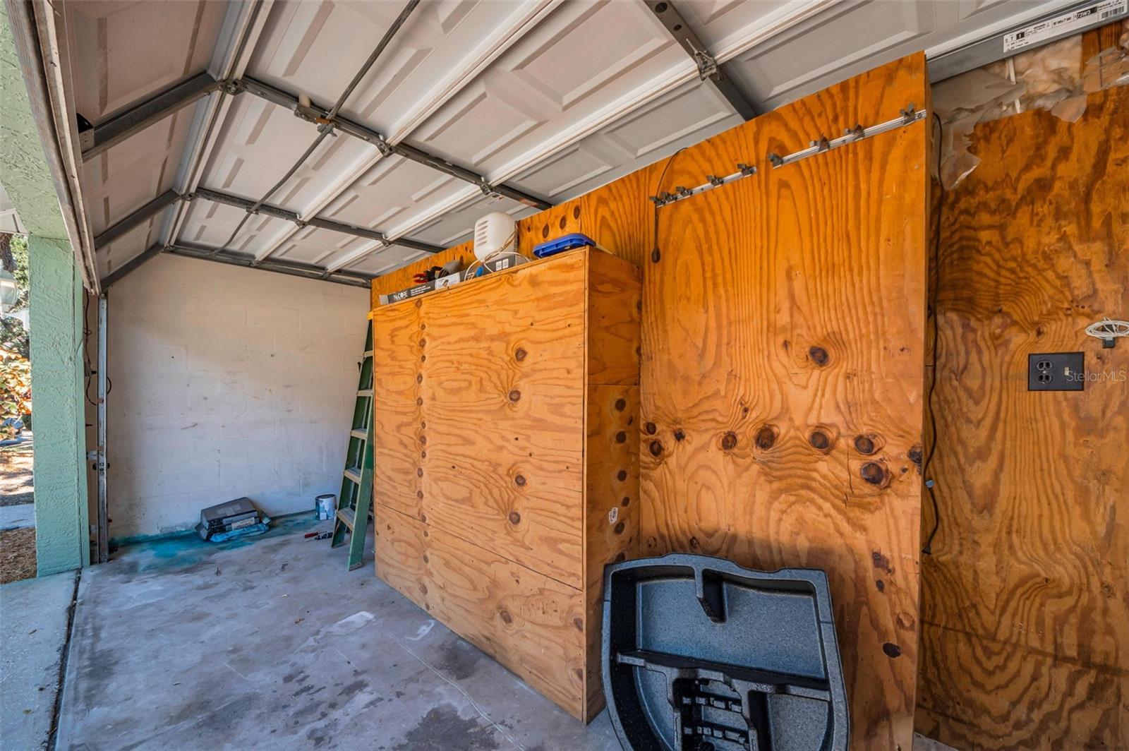 AUTUMN RUN - Residential