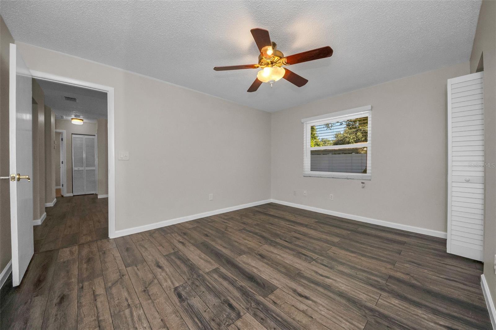 AUTUMN RUN - Residential