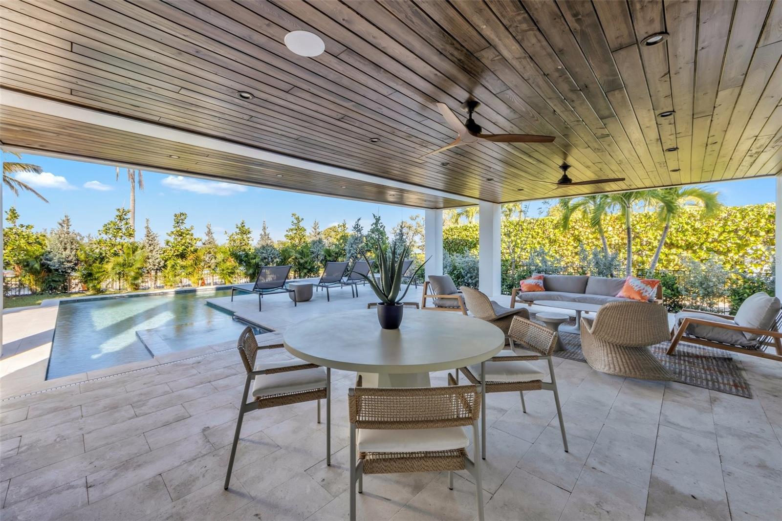 LONG BEACH - Residential