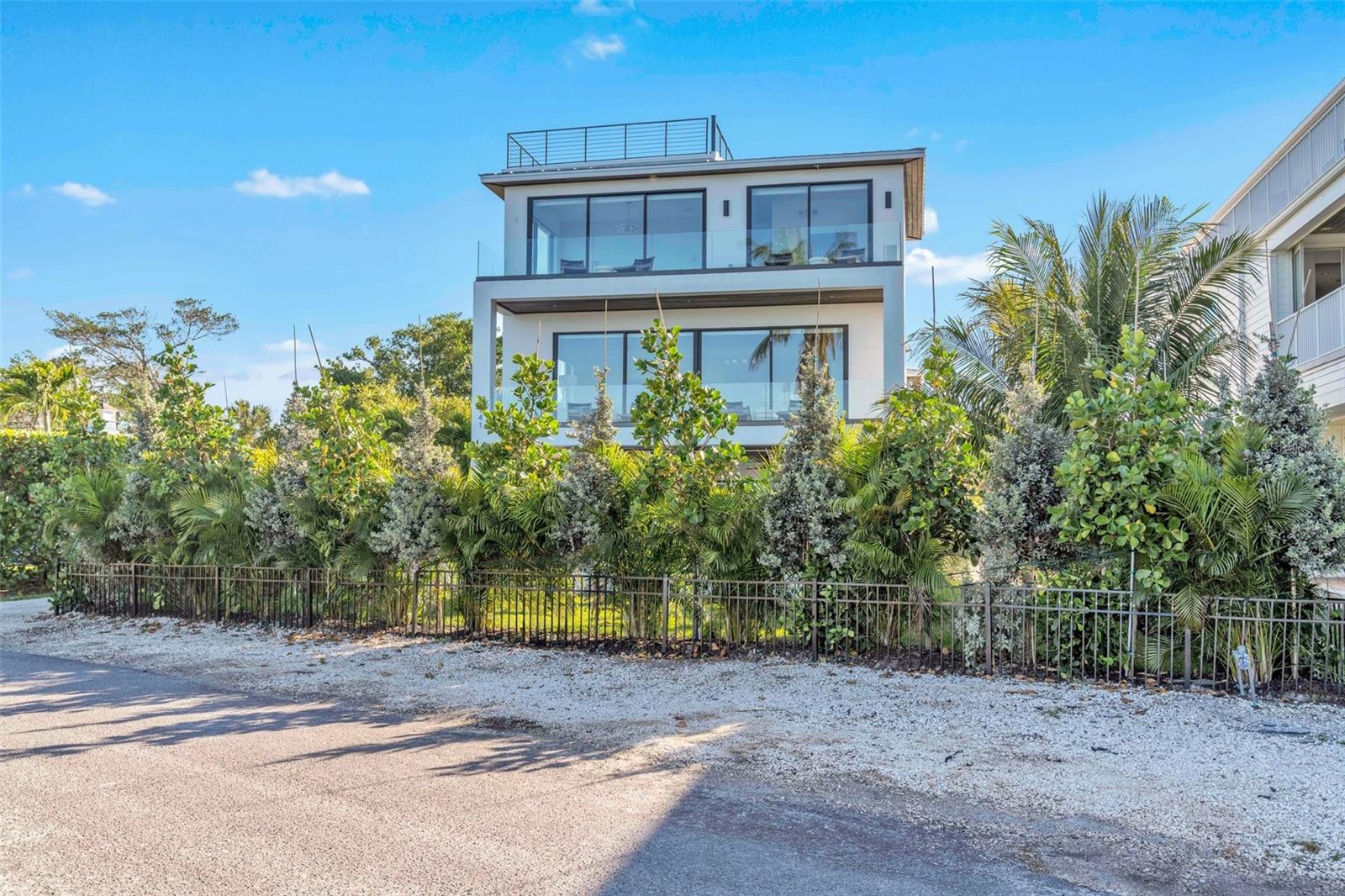 LONG BEACH - Residential