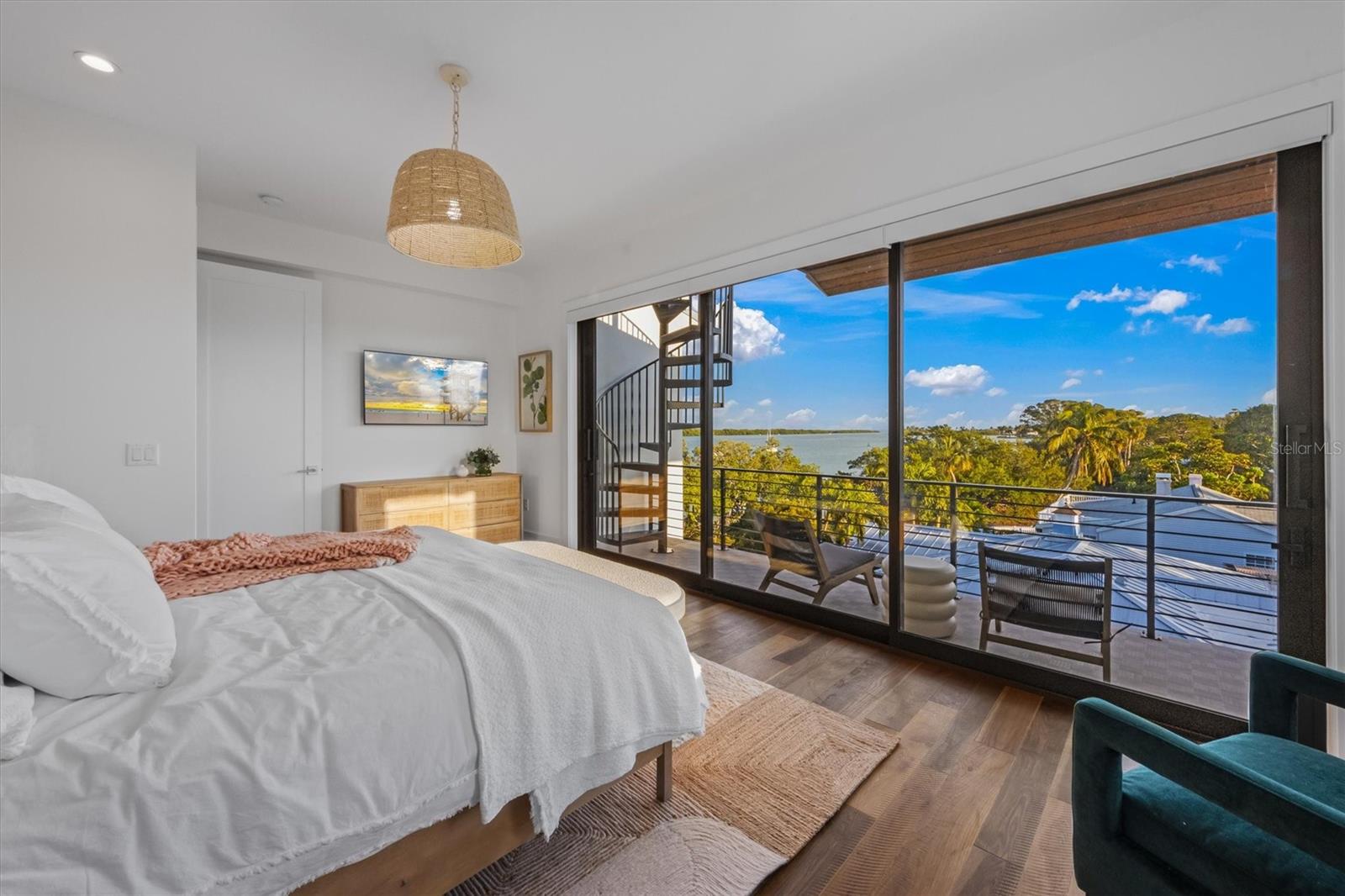 LONG BEACH - Residential