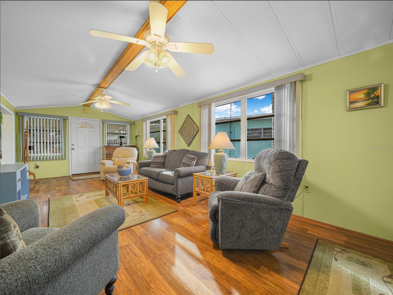 SADDLEBAG LAKE - Residential