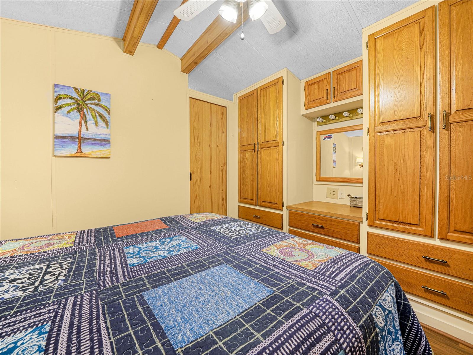 SADDLEBAG LAKE - Residential