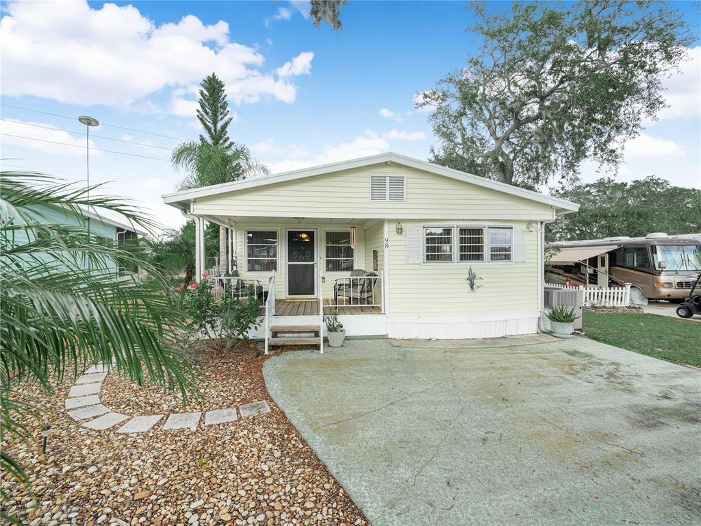 Photo of 98 Saddlebag Trail, Lake Wales, FL 33898 (MLS # K4903181)