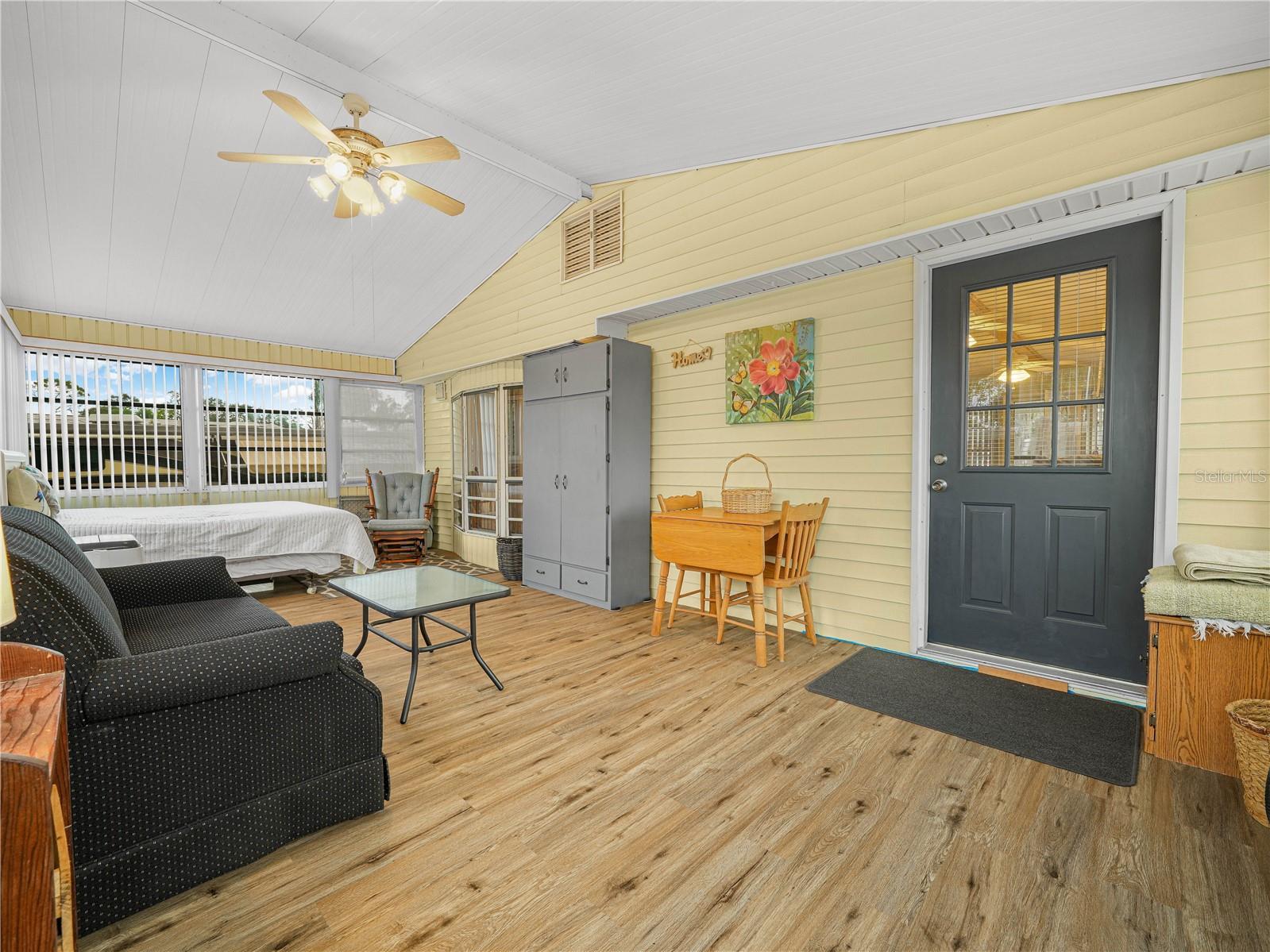 SADDLEBAG LAKE - Residential