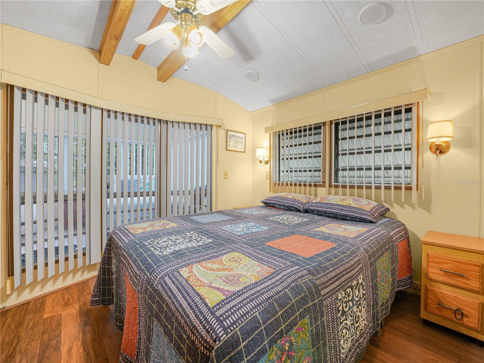 SADDLEBAG LAKE - Residential