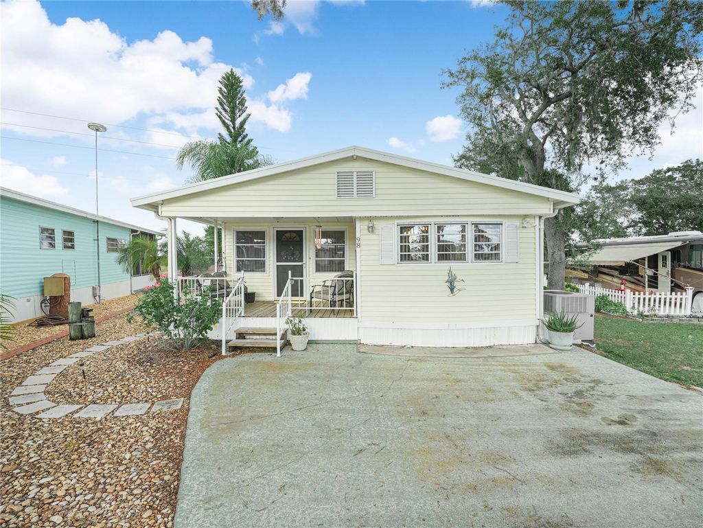 Photo of 98 Saddlebag Trail, Lake Wales, FL 33898 (MLS # K4903181)