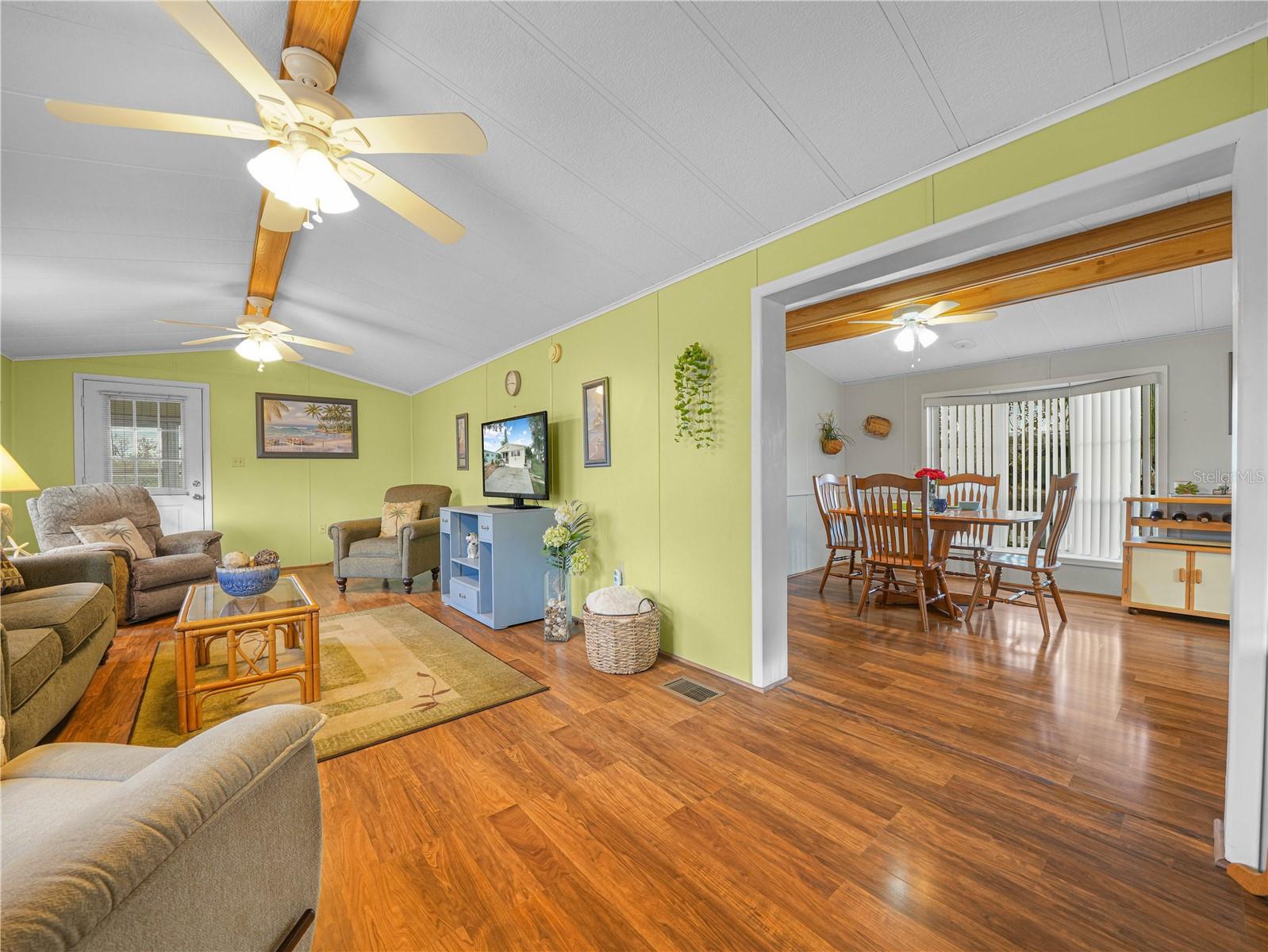 SADDLEBAG LAKE - Residential