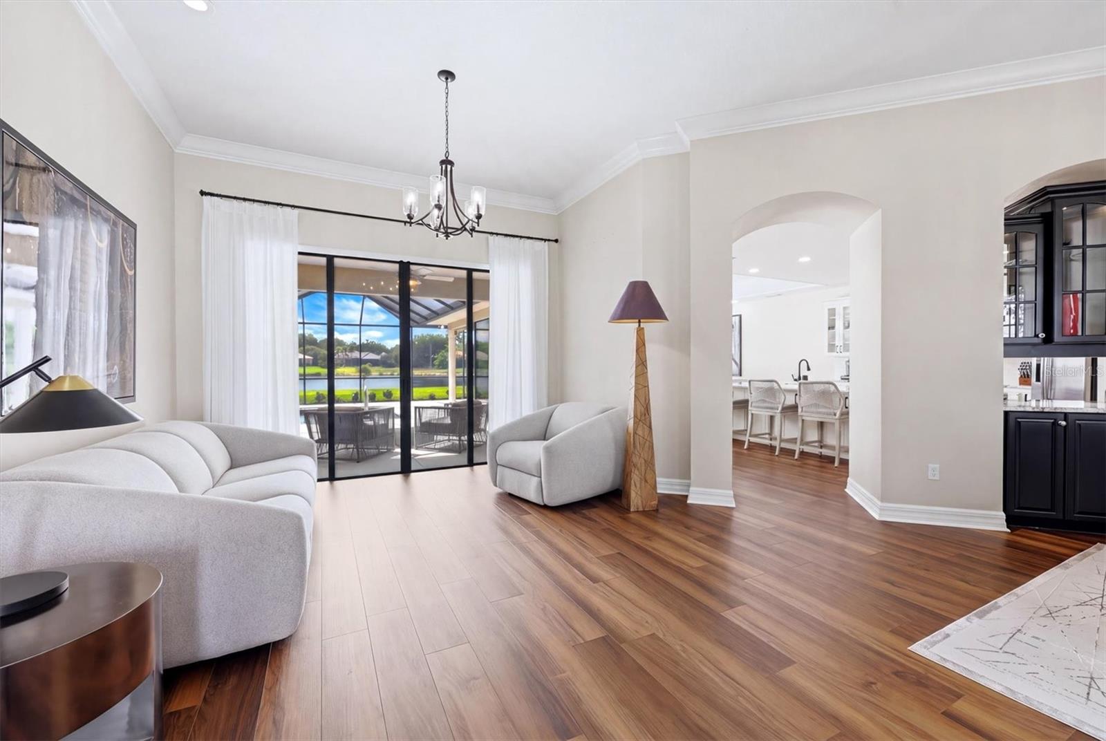 6915 HONEYSUCKLE TRAIL
