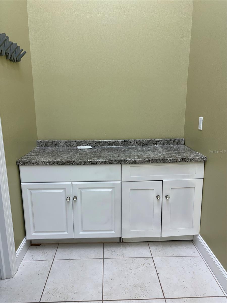 SANDHILL GARDEN PARK COMMER - Commercial Lease