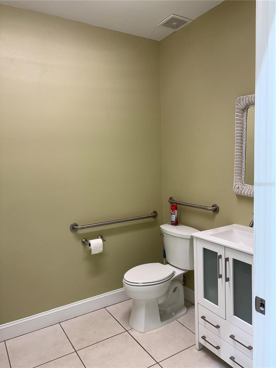 SANDHILL GARDEN PARK COMMER - Commercial Lease