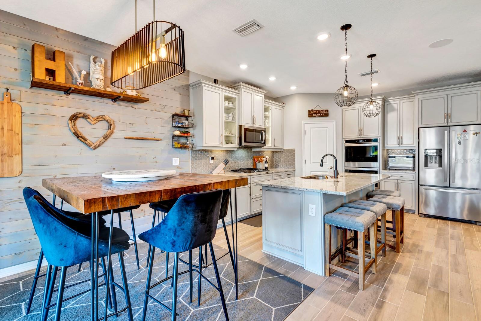 SAVANNA AT LAKEWOOD RANCH PHASE III 3ABD - Residential