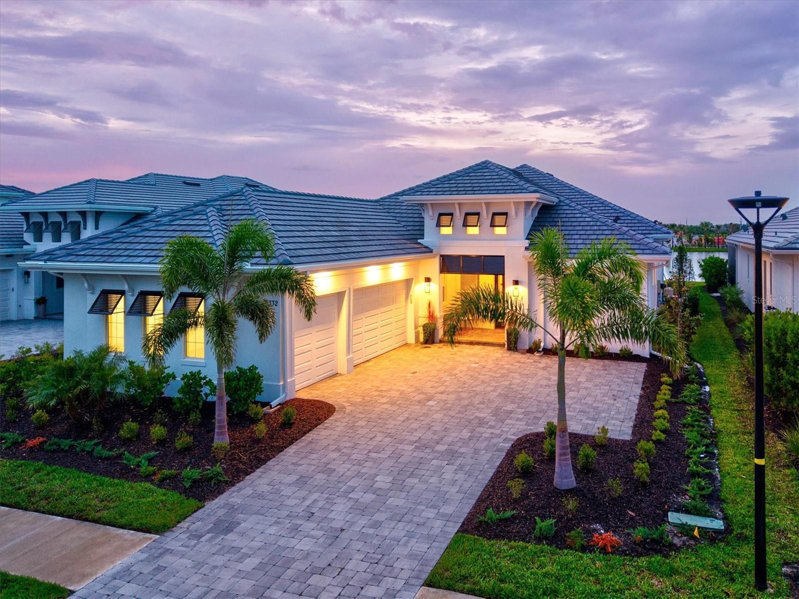 8332 SEA GLASS COURT