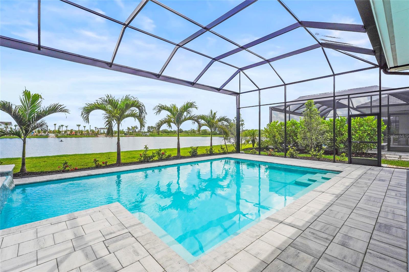 8332 SEA GLASS COURT